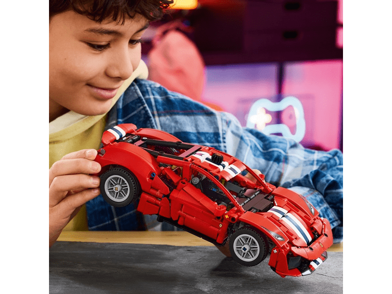 LEGO® Technic Ferrari 488 Pista autó (42235)