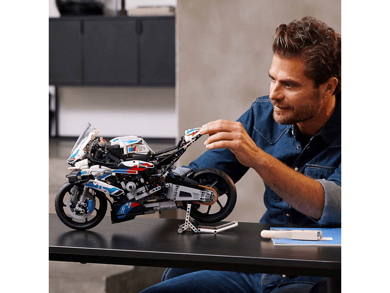 LEGO® Technic BMW M 1000 RR (42130)