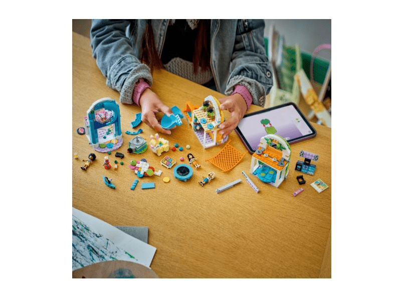LEGO® Friends Vidám játszóház (42686)