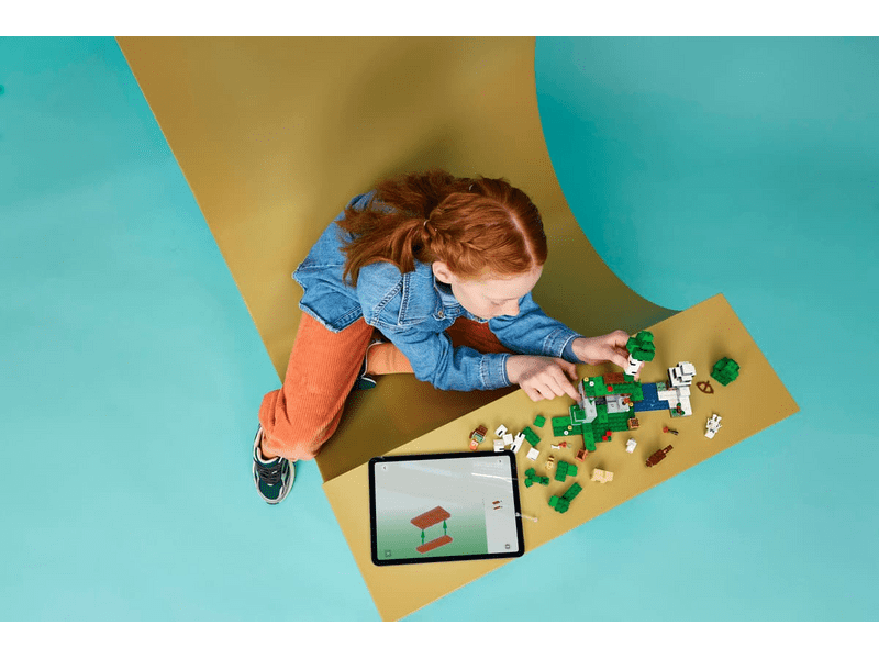 LEGO® Minecraft® Az első éjszaka kalandjai (21593)