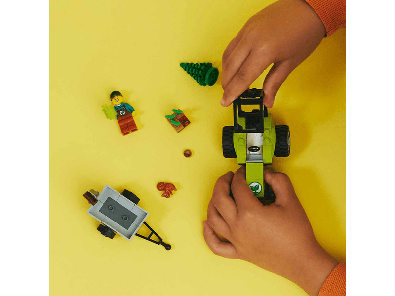 LEGO® City Kerti traktor (60390)