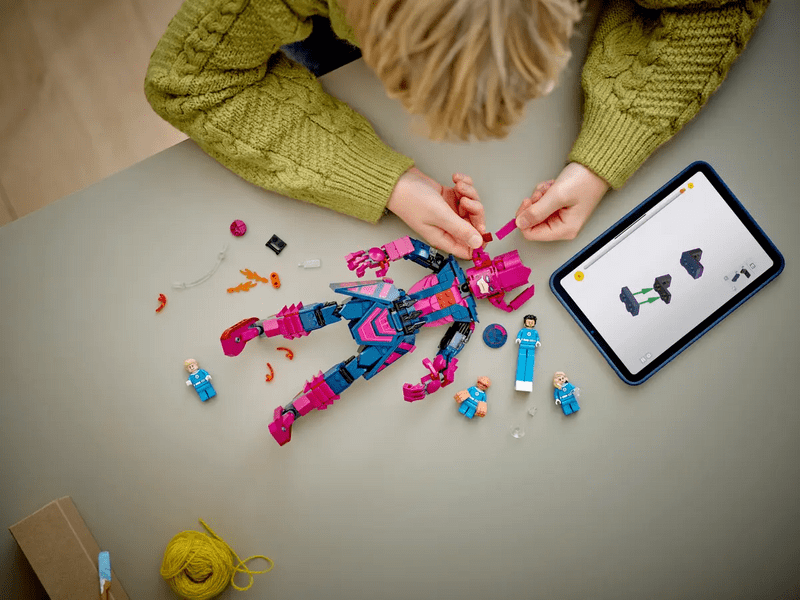 LEGO® ǀ Marvel Fantastična četvorka protiv Galactusa - građevinski blok (76316)