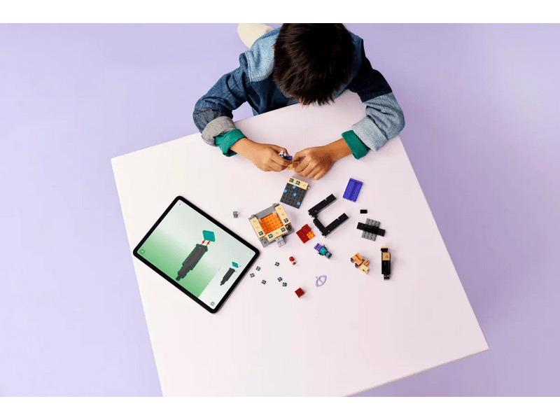 LEGO® Minecraft® Utazás az Alvilág kapujához és a Végportálhoz (21584)