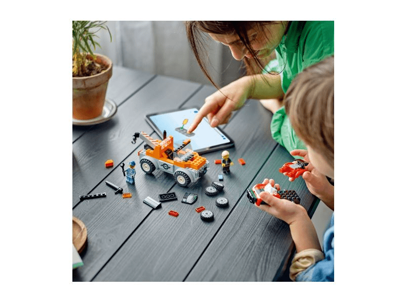 LEGO® City Kamion za vuču i popravak sportskih automobila (60435)