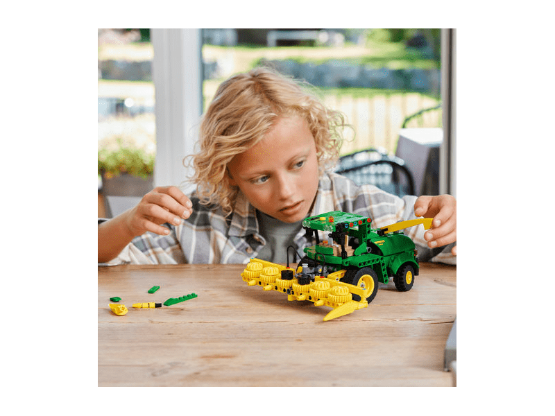 LEGO® Technic John Deere 9700 kombájn (42168)