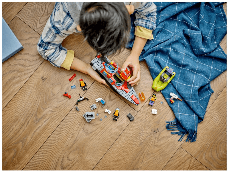 LEGO® City   Vatrogasni čamac (60373)
