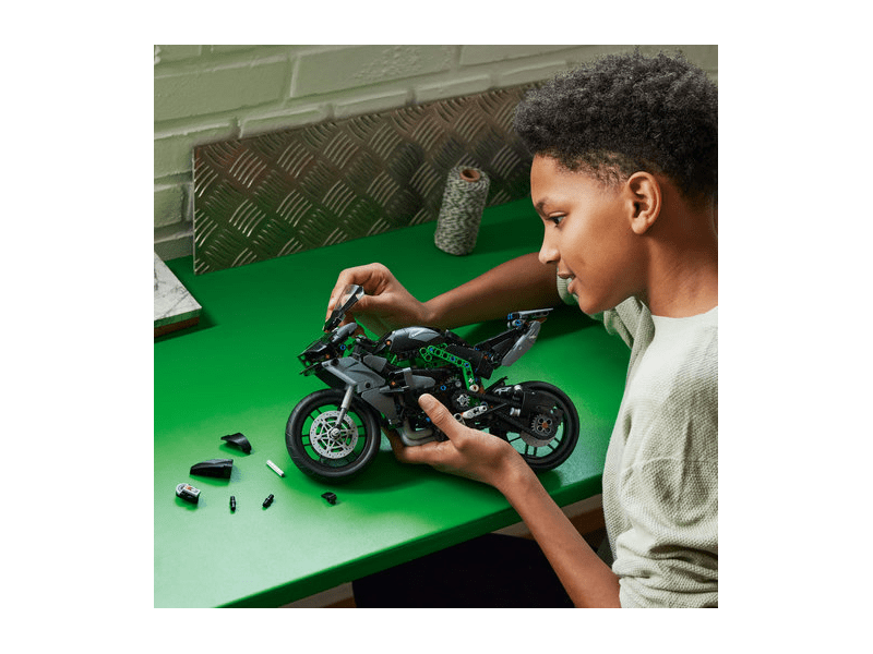 LEGO® Technic Kawasaki Ninja H2R motorkerékpár (42170)