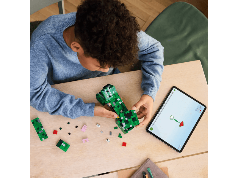 LEGO® Minecraft® A Creeper™ (21276)