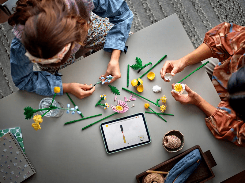 LEGO® Botanicals Napsárga virágcsokor (10347)