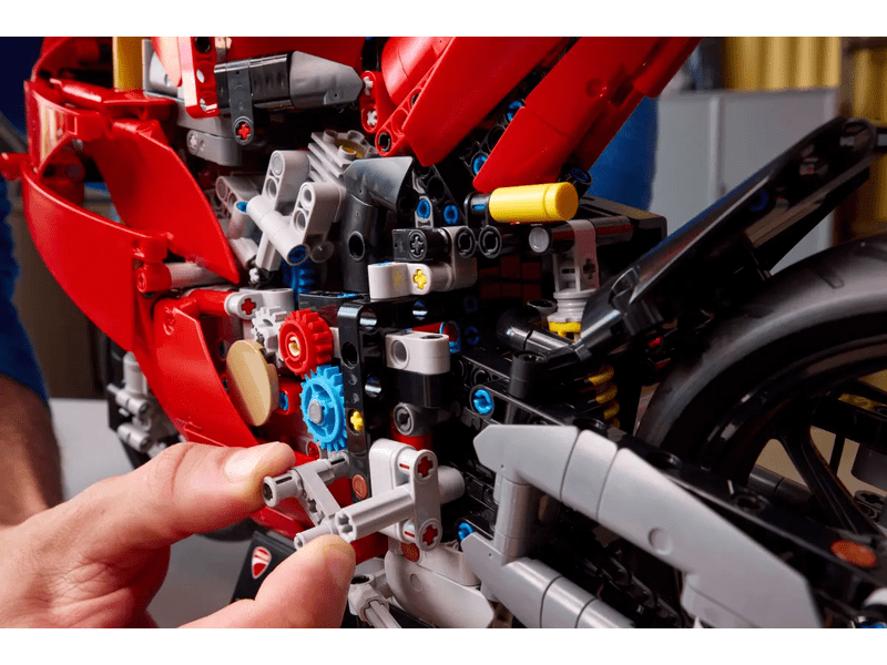 LEGO® Technic motocikl Ducati Panigale V4 S (42202)
