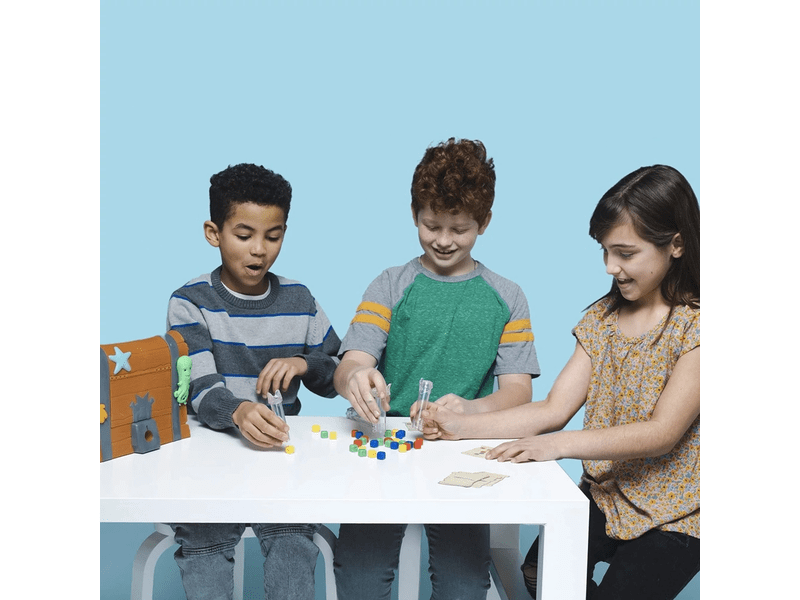 Društvena igra Crnobradog lovca na blago (VNG074)