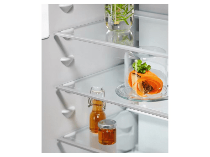 Electrolux LNA7CE18S Beépíthető kombinált hűtőszekrény
