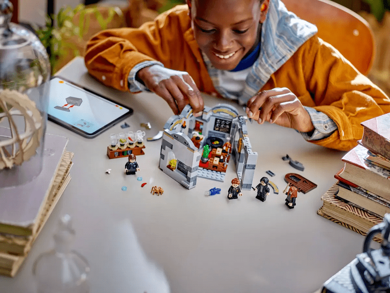 LEGO® Harry Potter™ Roxfort™ kastély: Bájitaltan óra (76431)