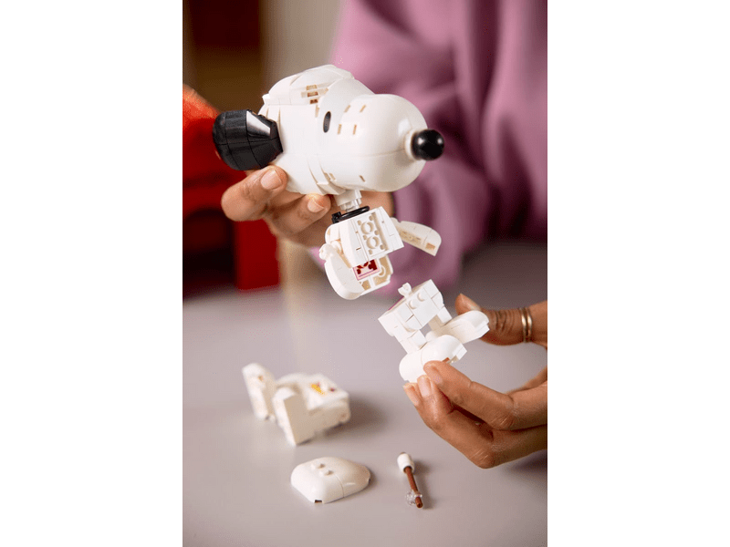 LEGO® Ideas Peanuts: Snoopy kutyaháza (21368)