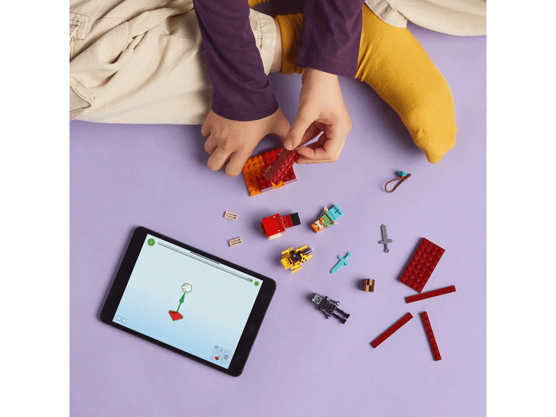 LEGO® Minecraft® bitka u podzemnom jezeru lave (21266)