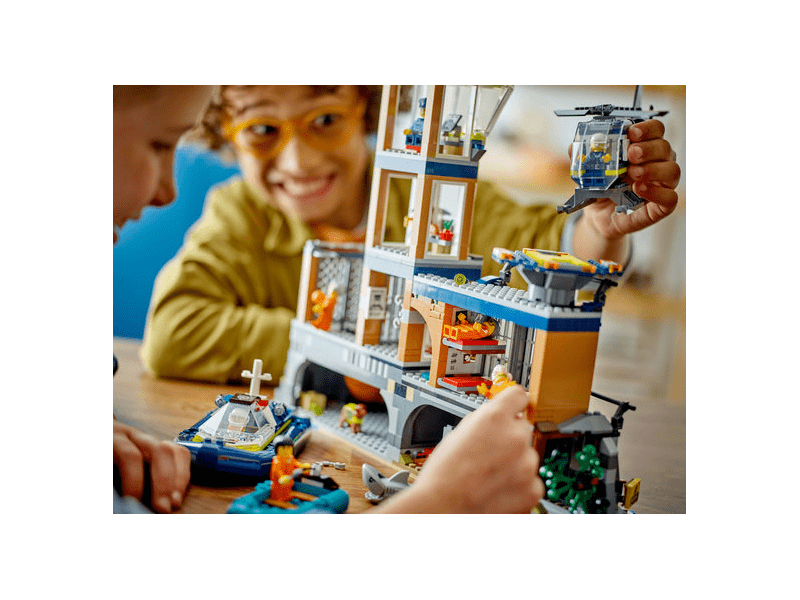 LEGO® City Rendőrségi börtönsziget (60419)