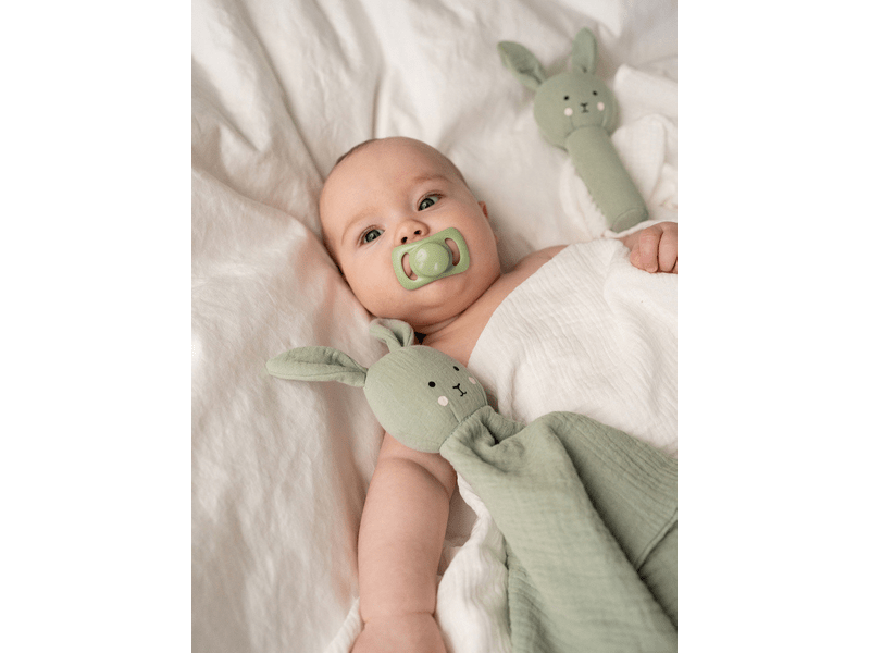 Jabadabado Pasztell zöld nyuszis baba ajándékcsomag (S1026)