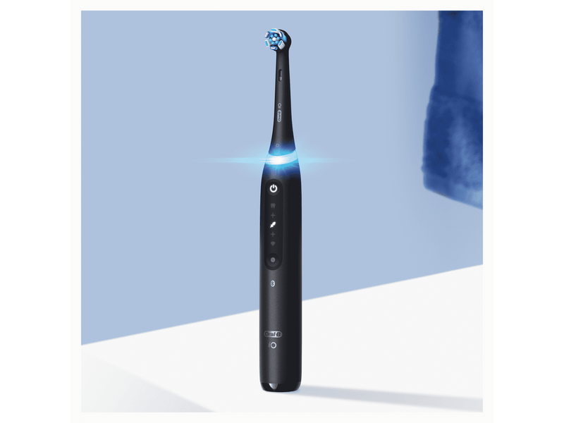 Oral-B iO 5 Elektromos Fogkefe, fekete + fehér