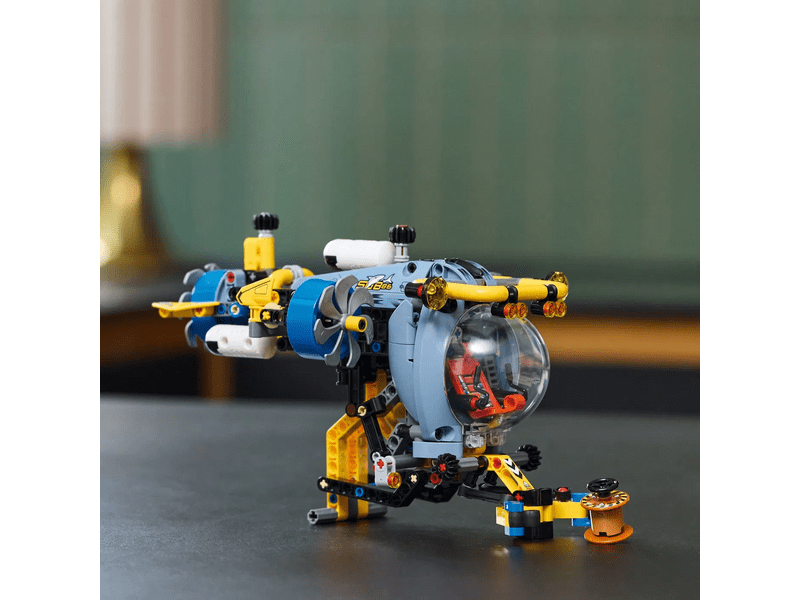 LEGO® Technic Podmornica za istraživanje morskih dubina (42201)