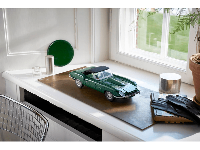 LEGO® Icons Jaguar E-Type (11381)
