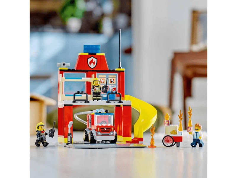 LEGO® City Tűzoltóállomás és tűzoltóautó (60375)