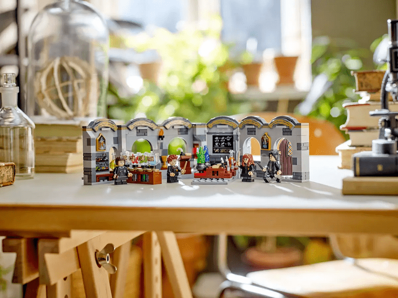 LEGO® Harry Potter™ Roxfort™ kastély: Bájitaltan óra (76431)