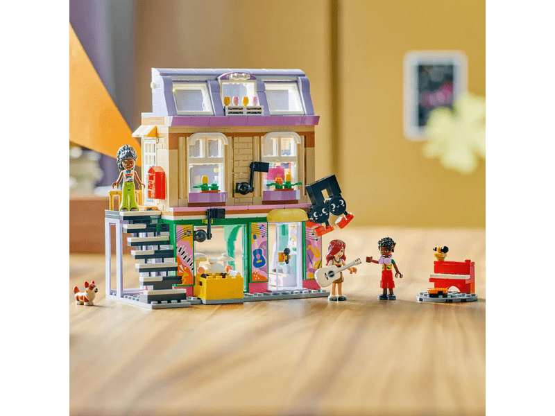 LEGO® Friends Trgovina glazbenim instrumentima i apartman (42653)