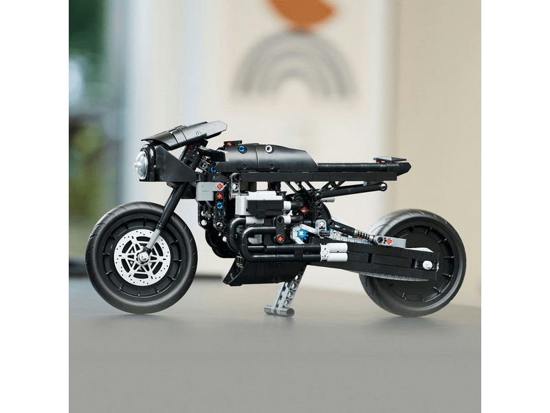 LEGO® Technic BATMAN - BATCYCLE™ (42155)
