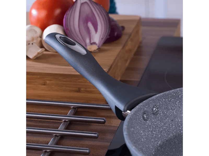 Salter Marblestone kovácsolt alumínium serpenyő, 24 cm