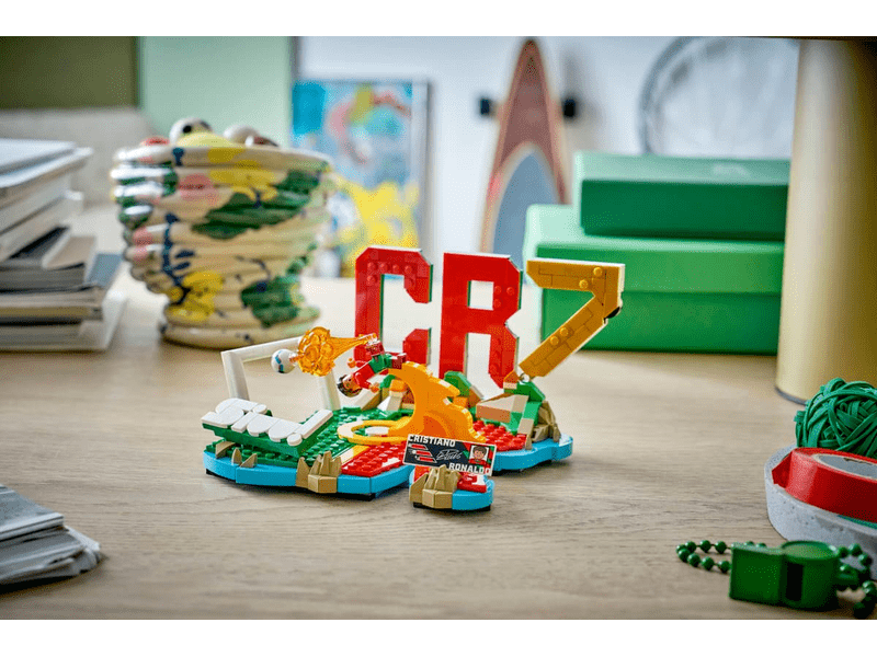 LEGO® Editions Cristiano Ronaldo – A futball legjobb pillanatai (43012)