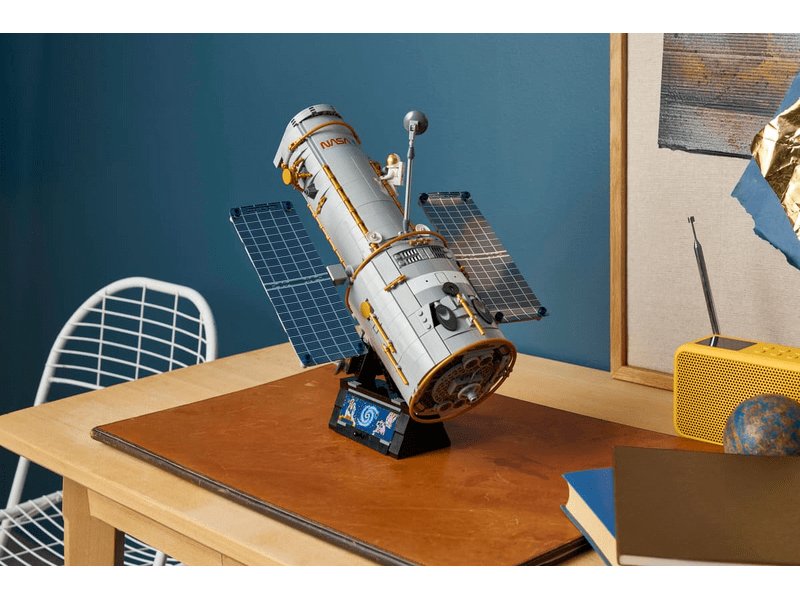 LEGO® Icons Hubble űrtávcső (11382)