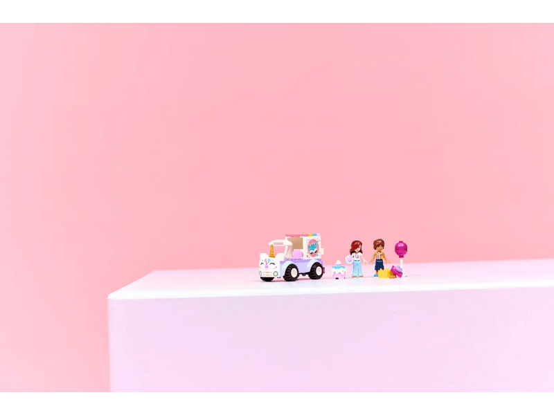 LEGO® Friends Unikornisos tortaszállító autó (42675)