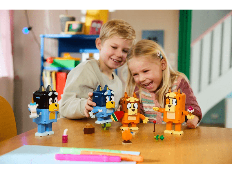 LEGO® Bluey: Bluey családja kockákból (11217)