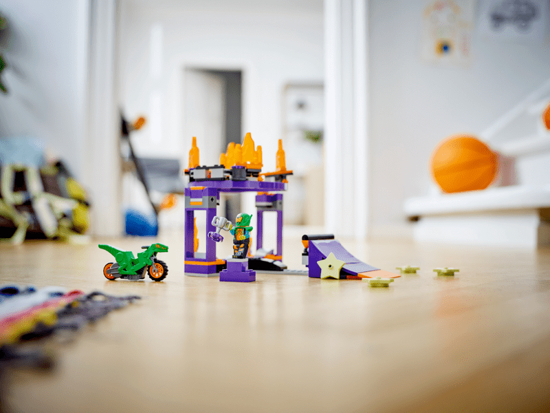 LEGO® City Csont nélkül - kaszkadőr rámpa kihívás (60359)