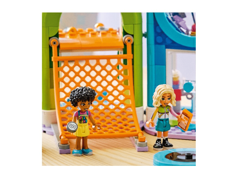 LEGO® Friends Vidám játszóház (42686)