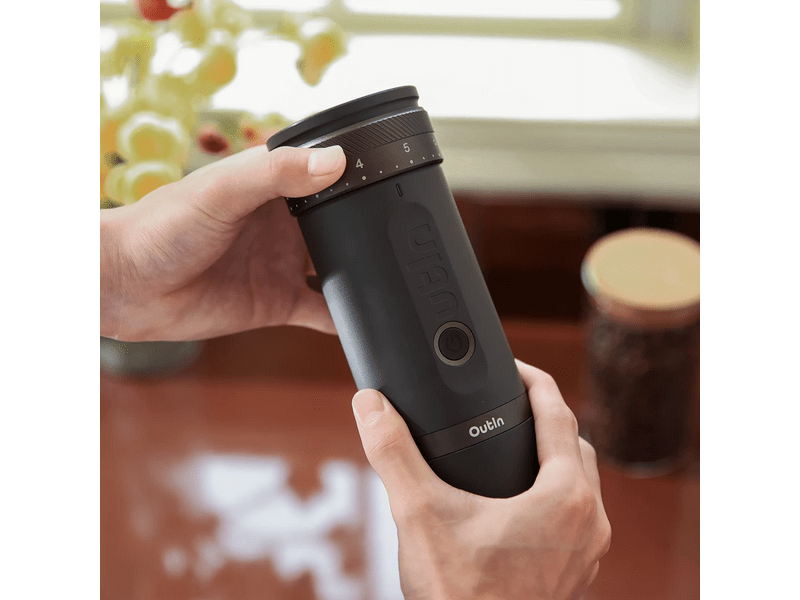 Outin Fino Hordozható kávédaráló, barna