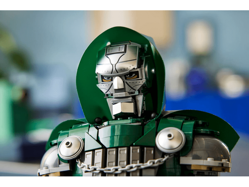 LEGO® Marvel Doctor Doom mellszobor (76345)
