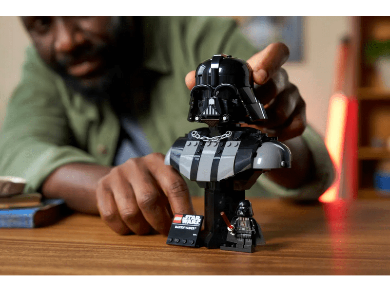 LEGO® Star Wars™ Darth Vader™ mellszobor (75439)