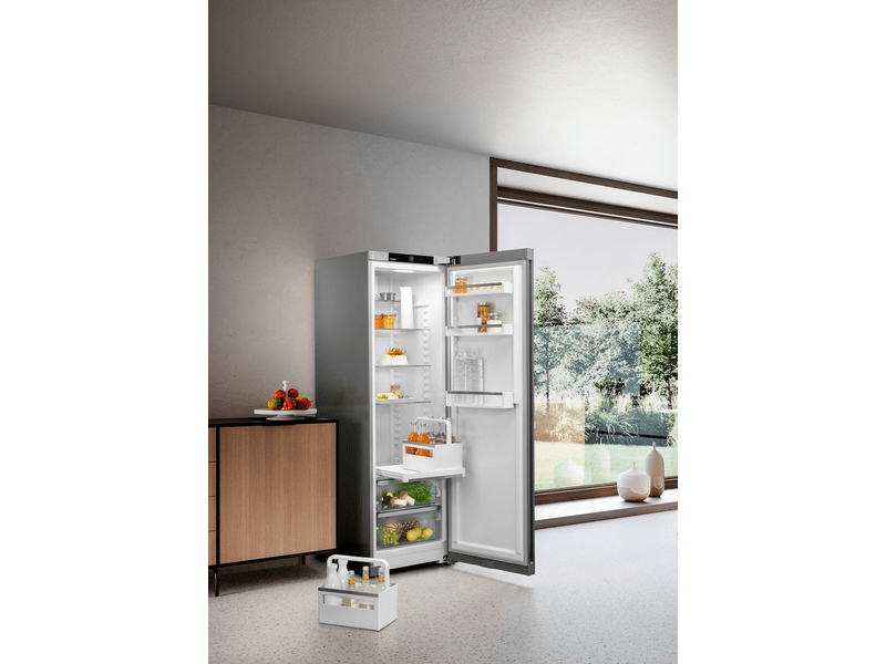 Egy ajtós hűtőszekrény 399l