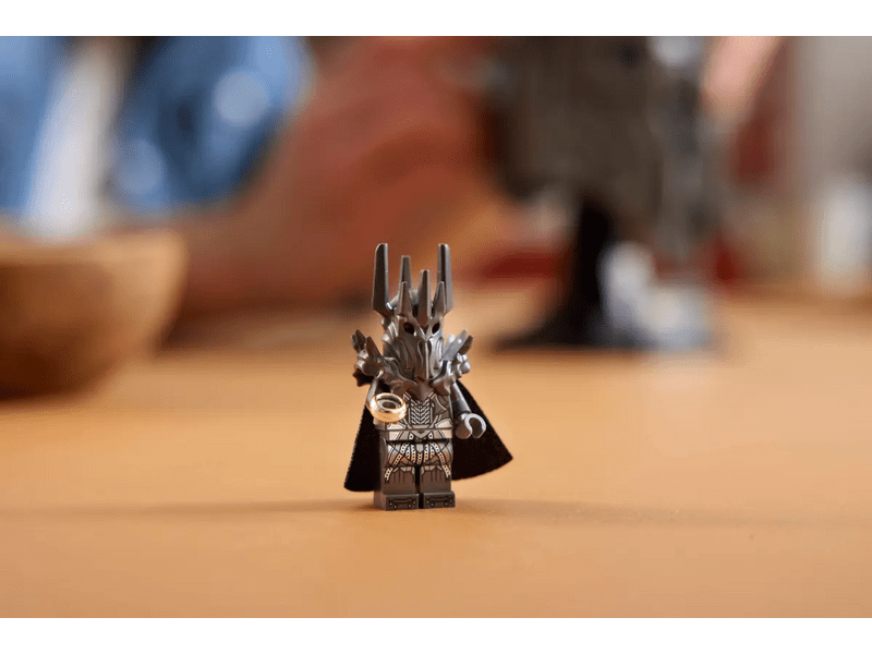 LEGO® Icons A Gyűrűk Ura: Sauron sisakja (11373)
