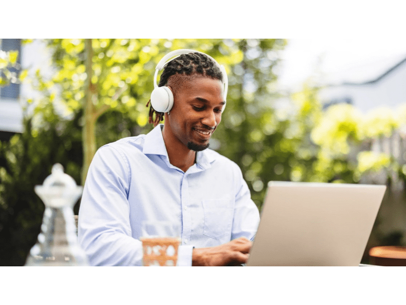 Logitech Zone Wireless 2 ES Fejhallgató, piszkosfehér