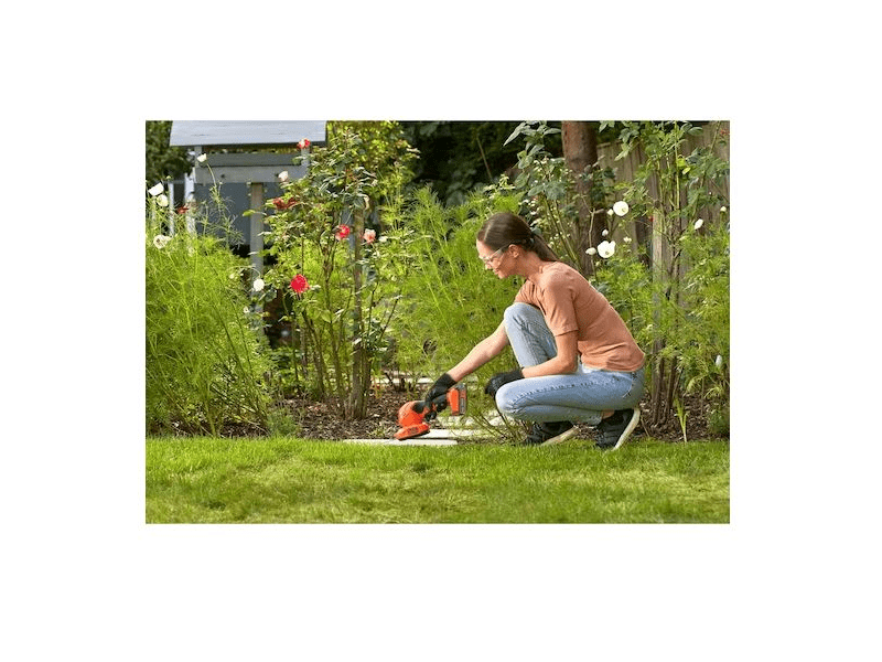 BLACK + DECKER BCSS18B-XJ 18V akkus sövényvágó és fűnyíró olló