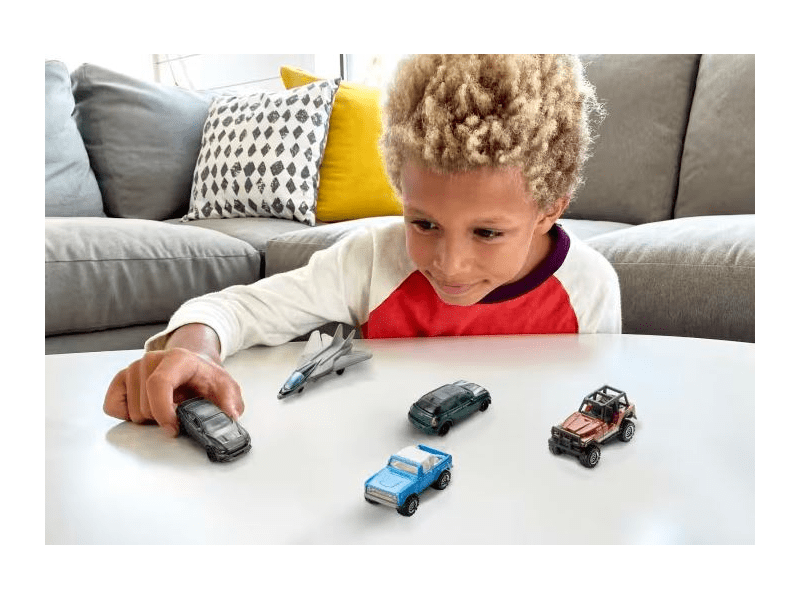 Matchbox 1:64 kisautók - 5 darabos szett, többféle (C1817)