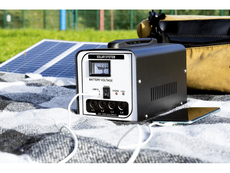 Naperőmű Készlet 18W 4 LED Égővel